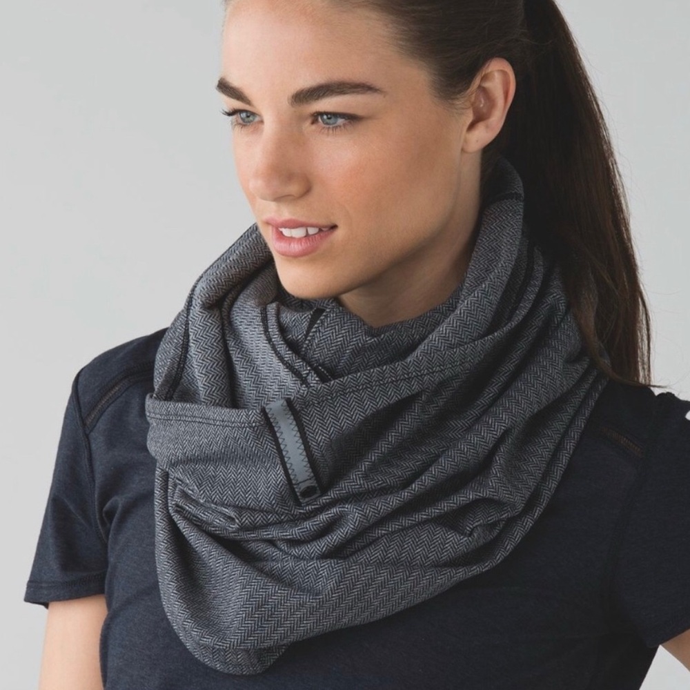 Lululemon | Vinyasa Scarf